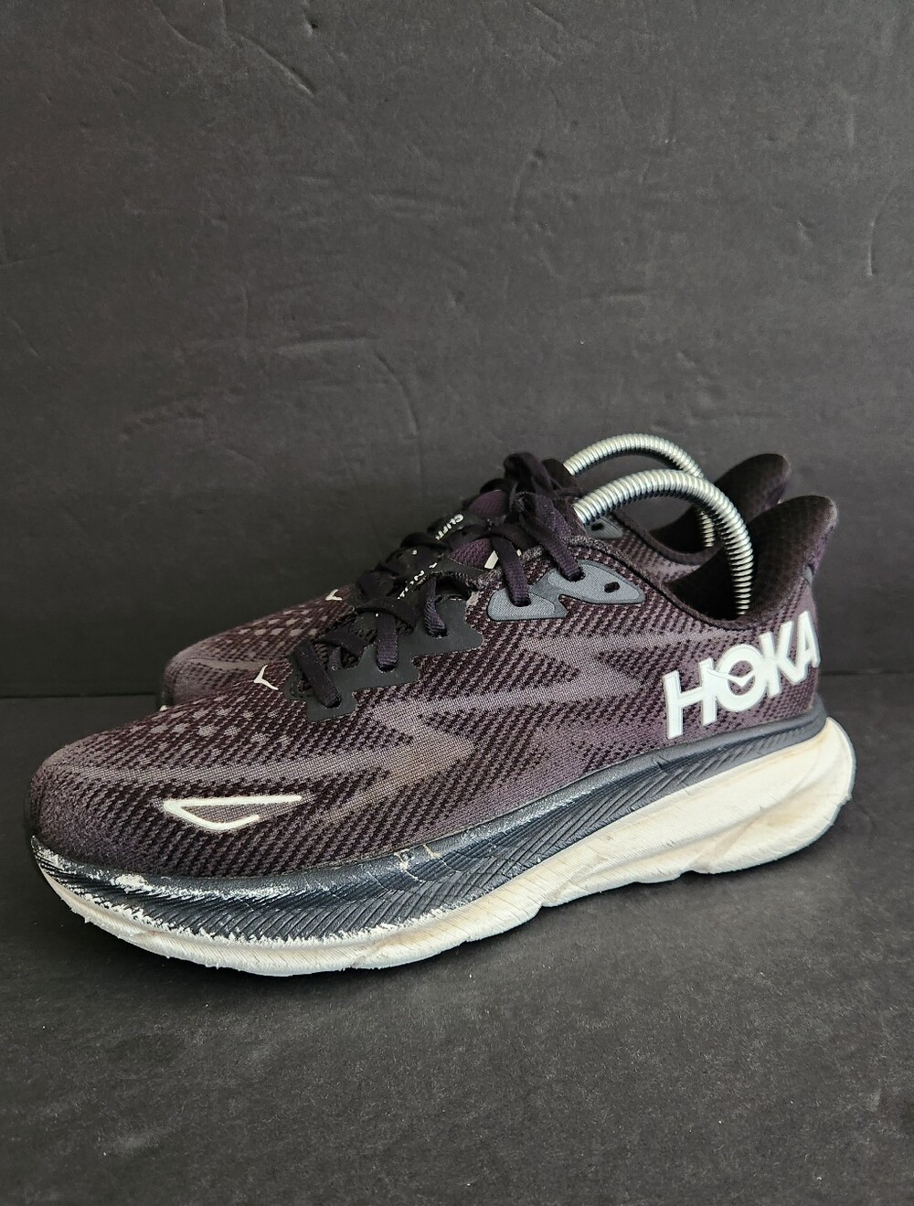 Hoka One One  Clifton 9 Women’s 8.5B Black/White Running Shoes